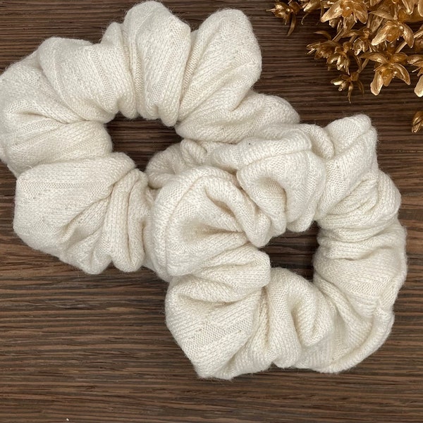 Cozy Cream Cable Knit Scrunchie, Soft Cotton Knit Scrunchie, Taylor swift cardigan scrunchie