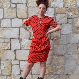 Robe à pois rouge des années 80 / robe en soie vintage image 1