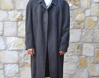 Aquascutum of London / 1980s Black Herringbone Mens Winter Coat