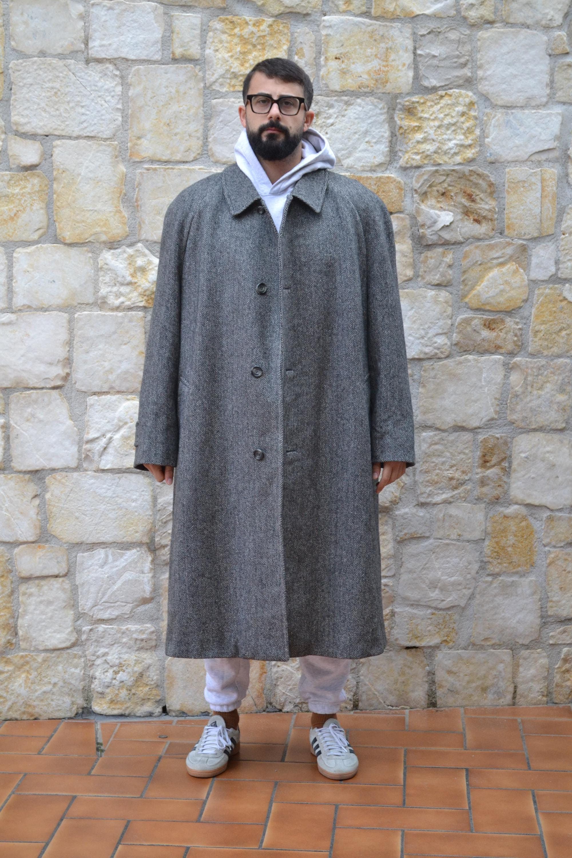 Aquascutum of London / 1980s Black Herringbone Mens Winter Coat