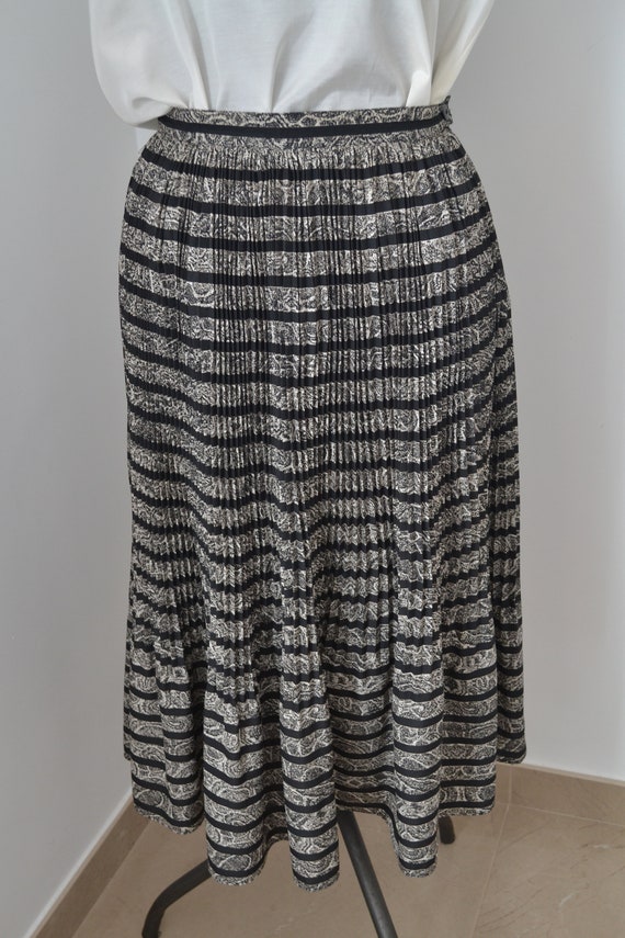 Vintage circle midi pleated skirt, 80s stripes pl… - image 2