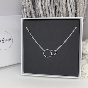 Sterling Silver Interlocking Circle Womens Girls Necklace - Circle Friendship Family Jewellery - Gift for her - Birthday Christmas Gifts