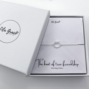 Braccialetto personalizzato con nodo dell&#39;amicizia in argento sterling - Regalo per lei, gioielli graziosi e delicati - Idea regalo per compleanno e Natale - Regali premurosi