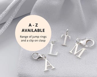 Sterlingzilveren initialenbedel: letterhanger aan armband of ketting