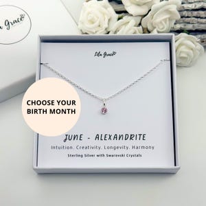 Collar de alejandrita de junio en plata de ley: elige la longitud de la cadena según tu cumpleaños.