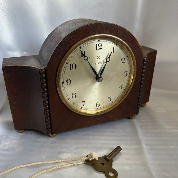 Vintage small mantel clock 1940-1950 8Days