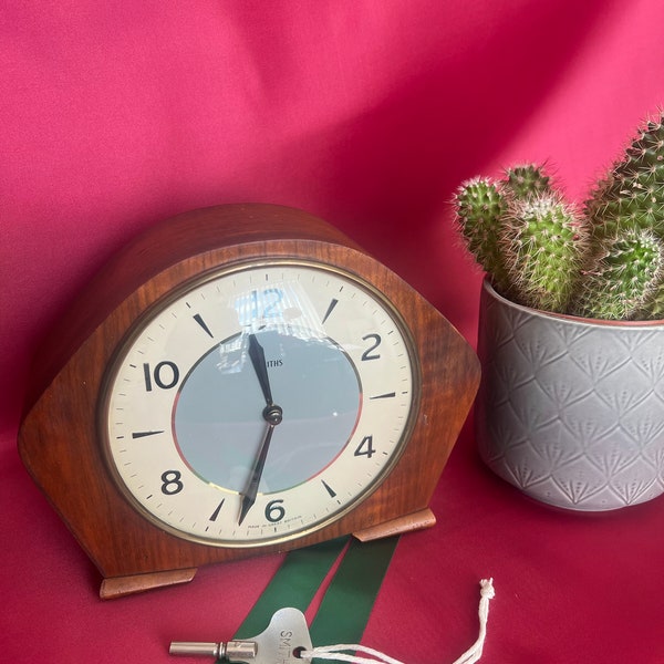 Small mantel clock 1950-1960 SMITHS
