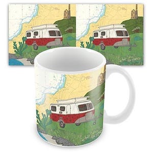 Mug Eriba Caravan in Cornwall - thèmes côtiers cousus sur de vieilles cartes marines Hannah Wisdom Textiles argent bleu rouge jaune