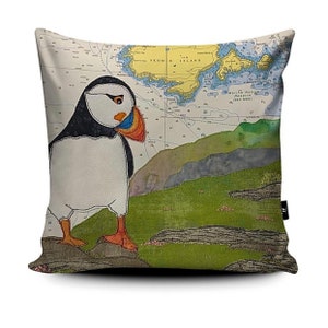 Coussin macareux à Skomer Pays de Galles - thèmes côtiers sur de vieilles cartes marines coussins Hannah Wisdom Textiles | Pays de Galles Pembrokeshire