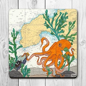 Dessous de verre Octopus at Penzance Cornwall par Hannah Wisdom Textiles | Thèmes côtiers sur d'anciennes cartes marines Cornouailles