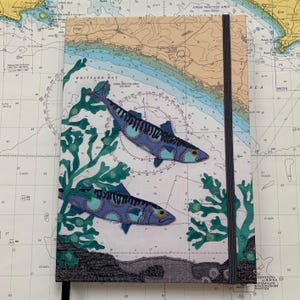 Carnet de notes cartonné A5 Maquereau à Whitsand Bay par Hannah Wisdom Textiles | Thèmes côtiers sur d'anciennes cartes marines Devon Cornwall