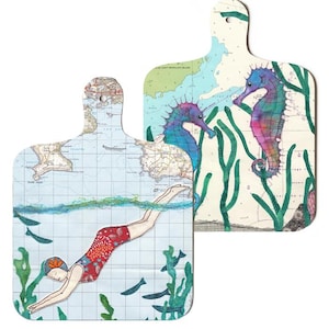 Mini planche à découper nageur et hippocampes par Hannah Wisdom Textiles | Art textile cousu sur de vieilles cartes marines des côtes du Devon en Cornouailles