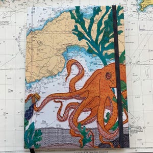 Carnet de notes relié Octopus at Penzance A5 par Hannah Wisdom Textiles | Thèmes côtiers sur d'anciennes cartes marines Cornouailles