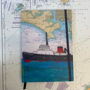 Carnet de notes cartonné A5 Remorqueur chez Plymouth par Hannah Wisdom Textiles | thèmes côtiers sur d'anciennes cartes marines | Devon, Cornouailles