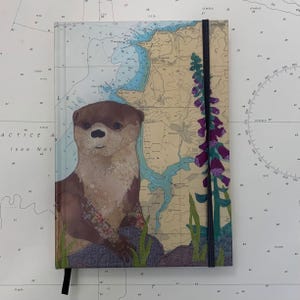 Carnet de notes A5 relié Loutre chez Bideford Barnstaple par Hannah Wisdom Textiles | Thèmes côtiers sur d'anciennes cartes marines Devon