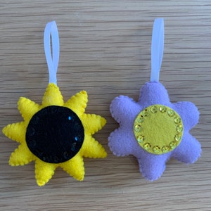 Felt Summer decorations wool blend, stuffed, white ribbon, sequins bee, sunflower, shell, ice cream, strawberry, lolly, crab, starfish image 10