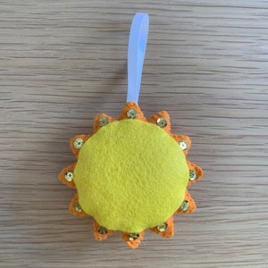 Felt Summer decorations wool blend, stuffed, white ribbon, sequins bee, sunflower, shell, ice cream, strawberry, lolly, crab, starfish image 3