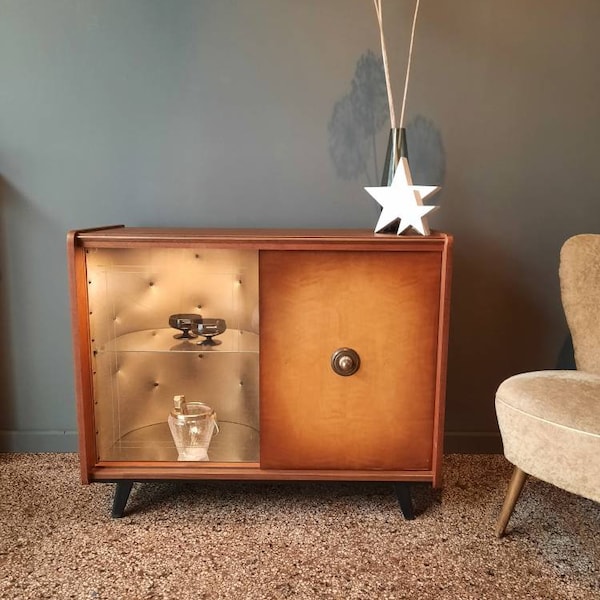 Superedler Teak Barschrank beleuchtet Sideboard Vitrine vintage 1940er / 1950er Jahre Schrank Glasschiebetür Mid Century 50s restauriert