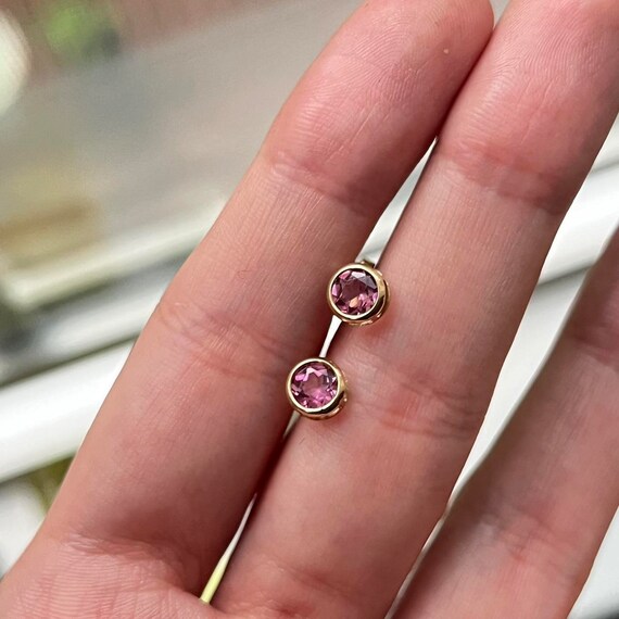 Vintage 14k yellow gold pink rhodolite garnet post