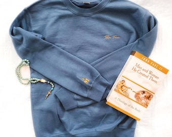 Totus Tuus besticktes Sweatshirt (zwei Farben), katholisches Sweatshirt, JPII-Shirt, katholisches Geschenk