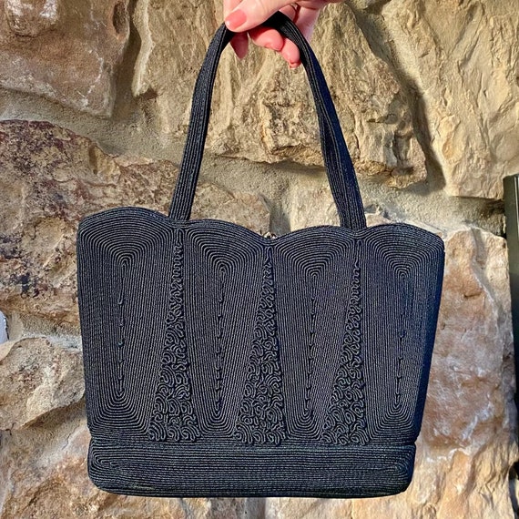Vintage Purse (Embossed Scallop)