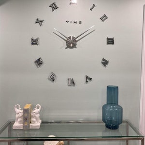 Christmas Gift Stylish DIY Wall Clock Mirror Frameless Elegant Decoration. Metal clock, Artistic Silent Clock, Silver & Black image 2
