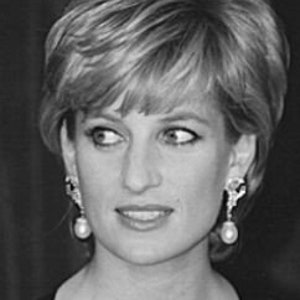 Princess Diana's South Pacific Pearl Drop Earrings, Kate's Coronation Earrings, Princess of Wales. British Royal Jewelry Replica,