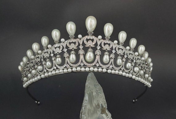 Cambridge lover's 2024 knot tiara
