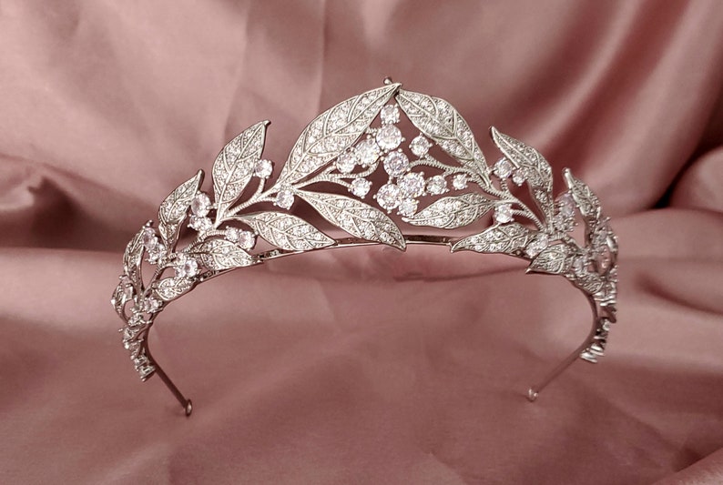 Brabant Laurel Wreath Bridal Tiara Royal Replica Wedding Crown Silver Wreath Tiara Leaves Bridal , Royal Leaves Headpiece image 4