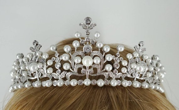 Vintage-style Pearl Bridal Tiara - Edwardian Style Silver  display picture 2