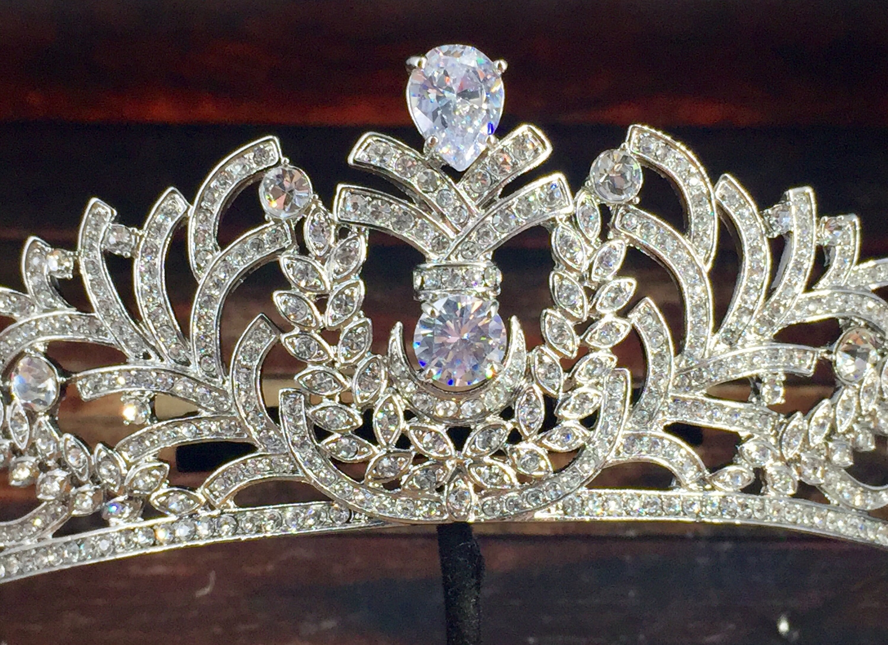 Luxury Wedding Crown Trouwen Accessoires Haaraccessoires Kransen & Tiaras Full Crown Haaraccessoires Strass tiara Crystal Vintage Pageant Crown CAROLINE Tiara Swarovski Kristallen 