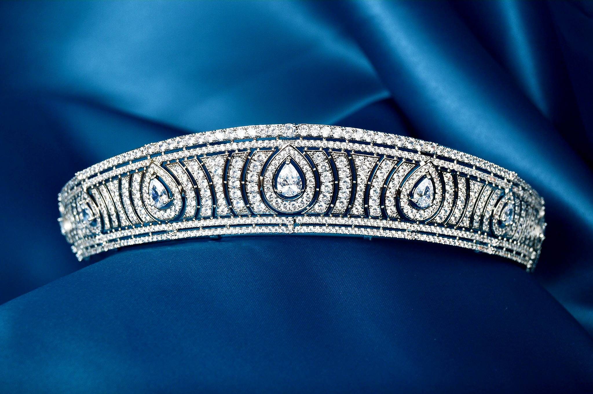 Crystal Bridal Crown, Silver Wedding Tiara, Vintage Russian  display picture 2