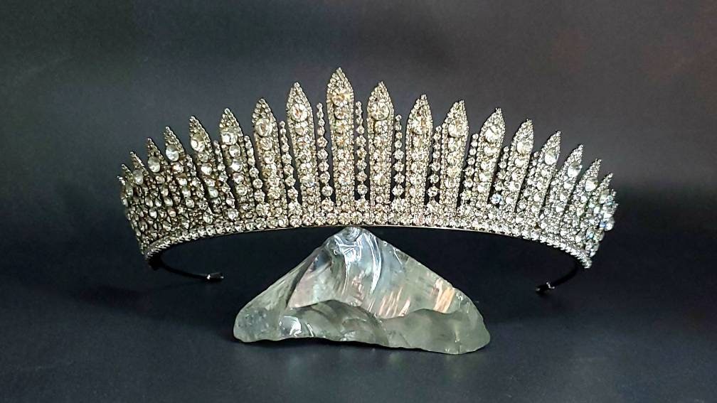 Fringe tiara discount
