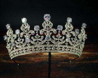 Elegant Girls of Great Britain and Ireland Tiara / Famous Queen Elizabeth Crown, Floral Garland Royal Replica Swarovski Bridal Headpiece