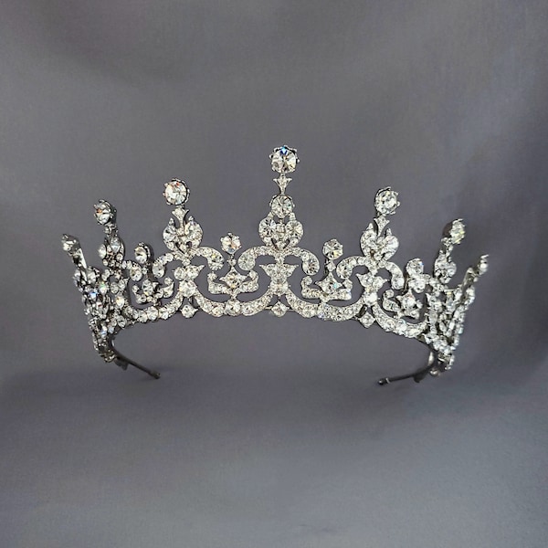 Elegant Girls of Great Britain and Ireland Tiara With No Base  / Famous Queen Elizabeth Crown 1947 Version, Floral Garland Royal Tiara