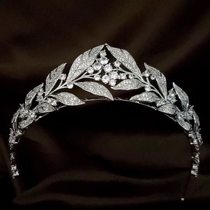 Brabant Laurel Wreath Bridal Tiara – Royal Replica Wedding Crown  Silver Wreath Tiara Leaves Bridal Crown, Laurel Wreath Swarovski Headpiece