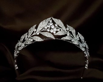 Brabant Laurel Wreath Bridal Tiara – Royal Replica Wedding Crown  Silver Wreath Tiara Leaves Bridal Crown, Laurel Wreath Swarovski Headpiece