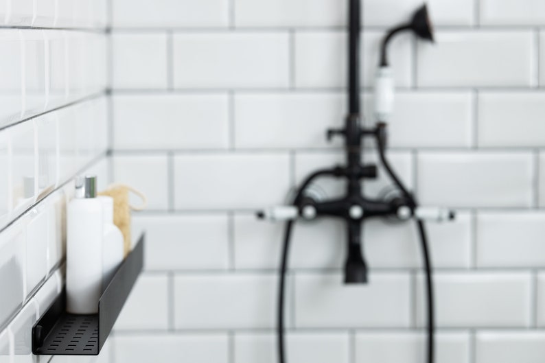 Estante de ducha negro mate, elegante estante de ducha de 30 cm, 50 cm y 70 cm, estante de ducha blanco, alternativa a organizador de ducha, metal mate, estante de baño imagen 4