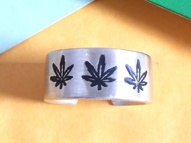 2041#Hemp leaf Designed Band  Made With  925 Sterling Silver  Gift For Him Or Her