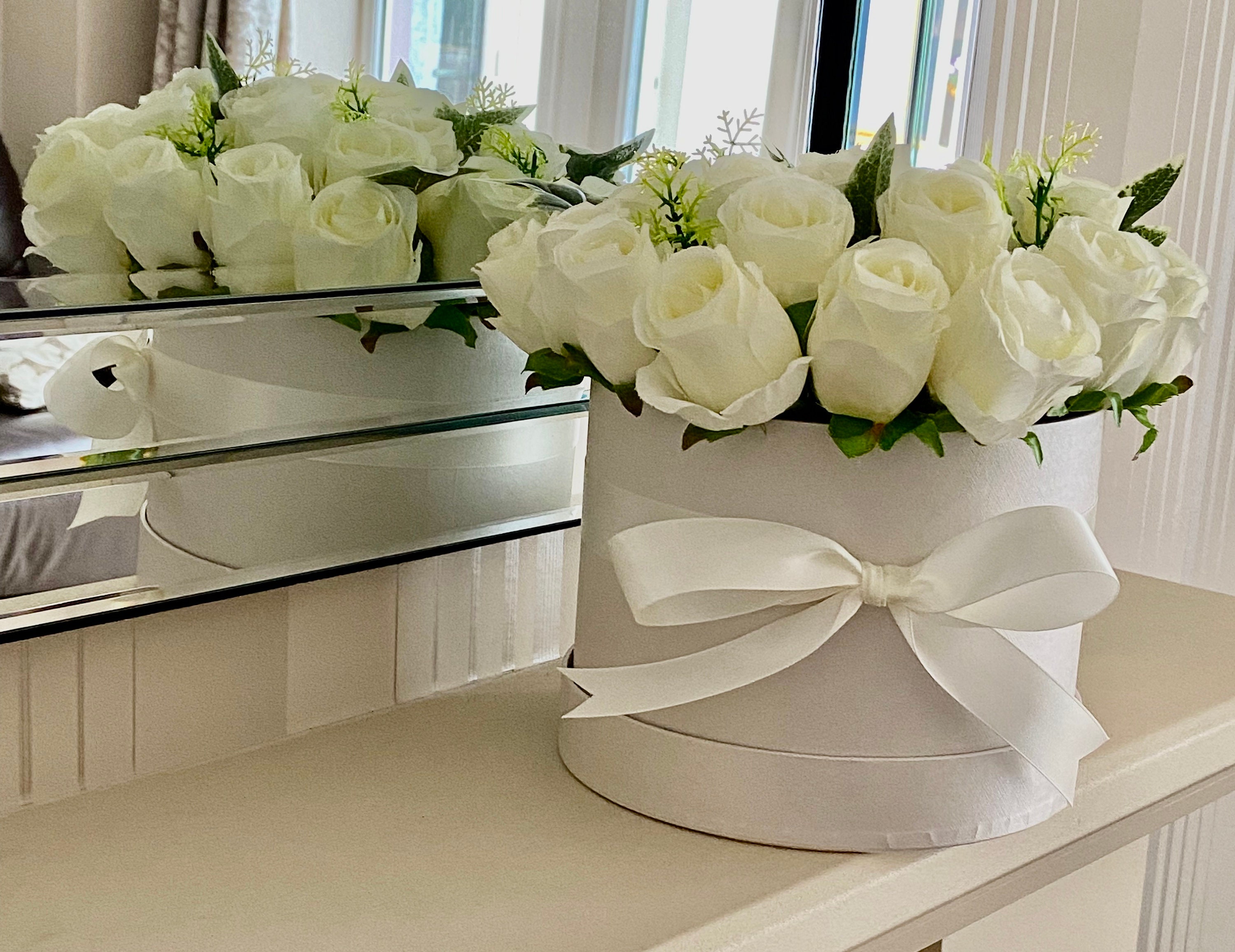 Artificial Hatbox Flower Arrangement Silk Flowers Gift Ivory Roses