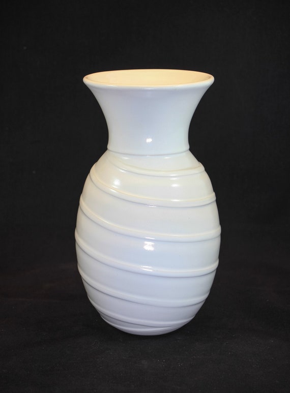 Fluted Top and Raised Ribs Vase