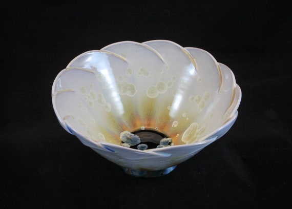 Deep & Braided Top Crystalline Bowl