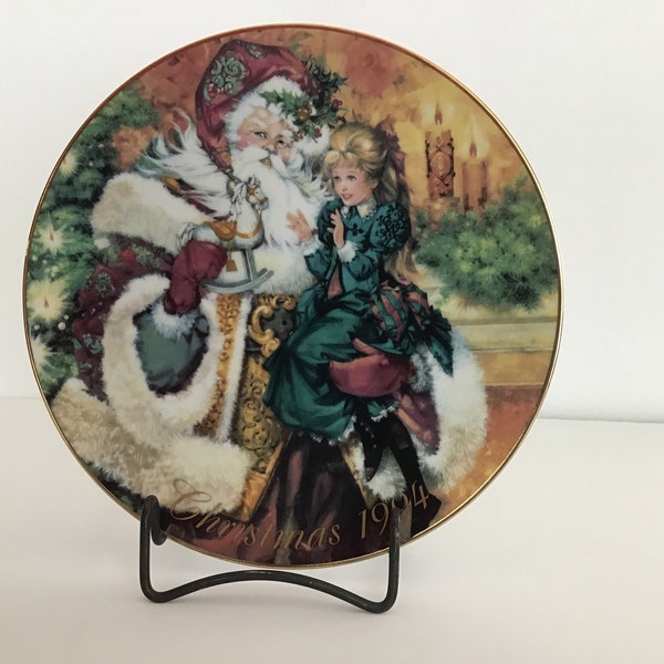 Vintage Avon 1994 Christmas Collectible Plate “The Wonder of Christmas”
