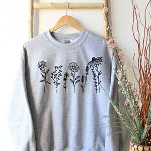 Flower Sweatshirt, Minimalistic Flower Crewneck, Vintage Crewneck ...