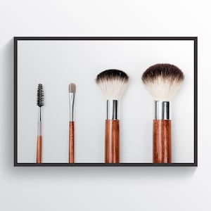 Makeup Brush Poster, Makeup Wall Art, Visagiste Gift, Minimalist Makeup Print, Beauty Studio Wall Decor, Cosmetics Makeup Artist Gift,