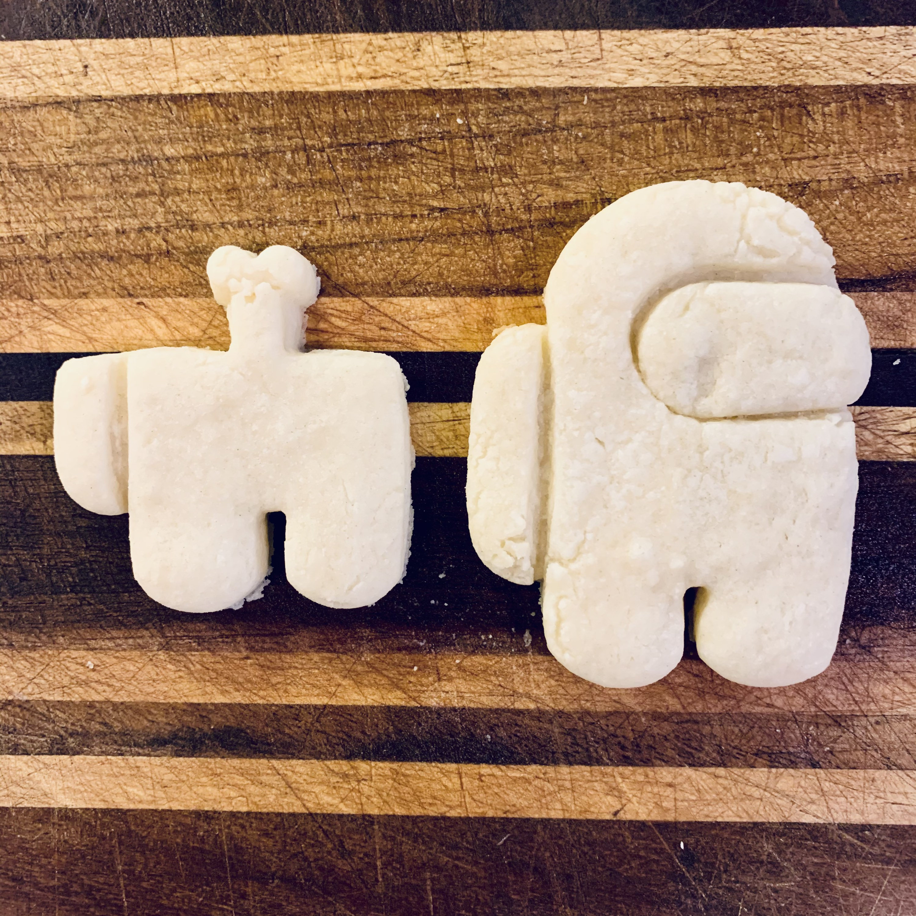 SUS! Among Us Cookie Cutters: 3D printed cookies cutters - crewmate and dead crewmate from Among Us