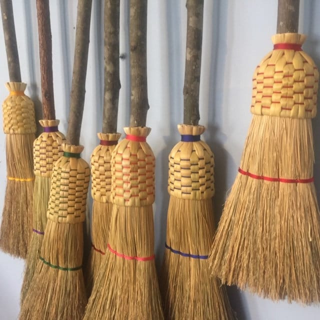 kid/granny broom