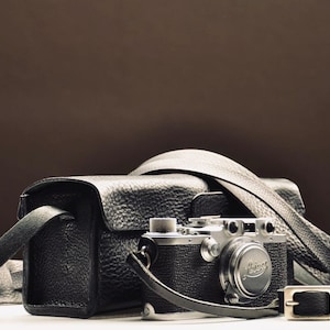 Bolsa para cámara de piel italiana hecha a mano, diseño minimalista inspirado en Leica