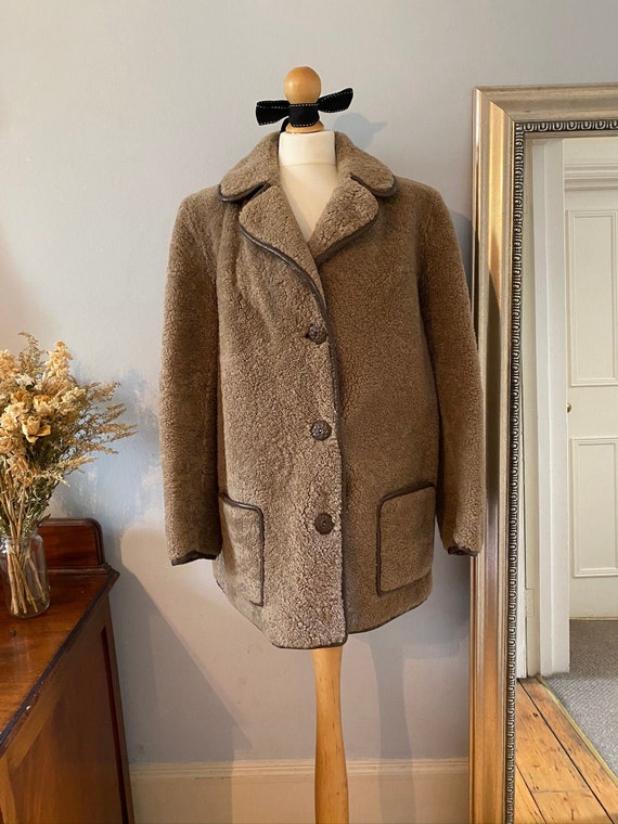 Vintage 60s-70s Beige / Brown Shearling Sheepskin
