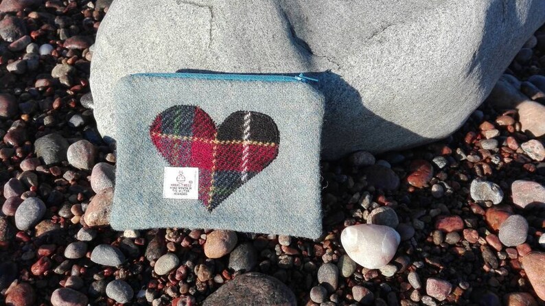 Harris Tweed pouch with Tartan Harris Tweed heart
